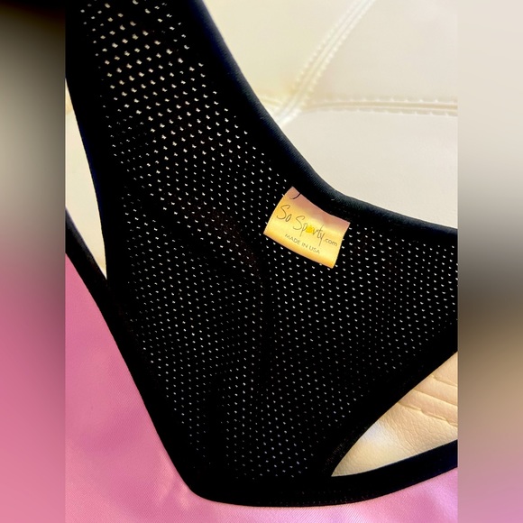 Black and Purple Sport Bra V-Neck Colorblocks Mesh Raceback - Picture 4 of 7